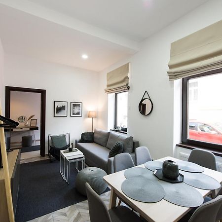 Appartamento Charming Old Town Flat With Mountain View Braşov Esterno foto