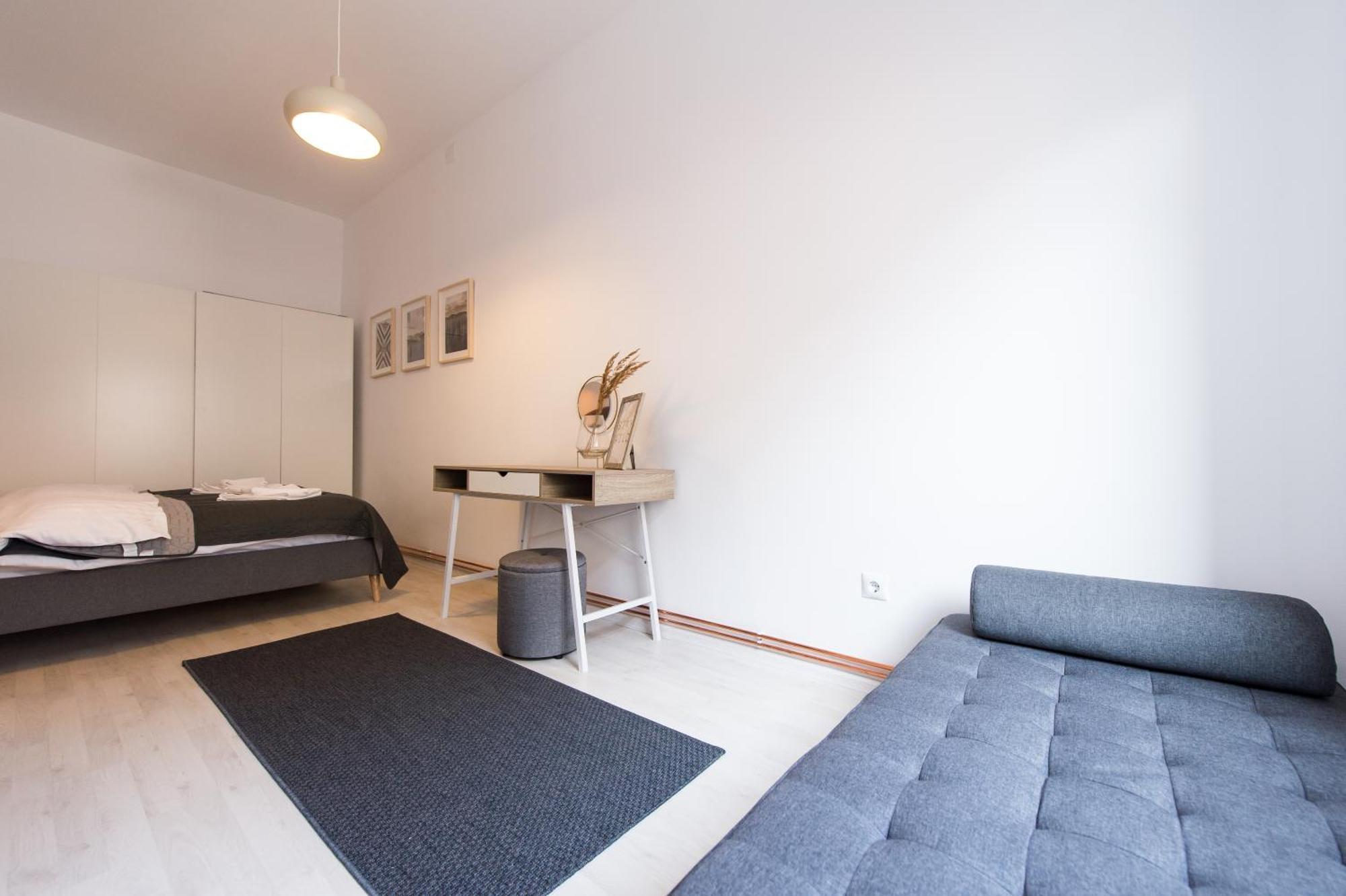 Appartamento Charming Old Town Flat With Mountain View Braşov Esterno foto