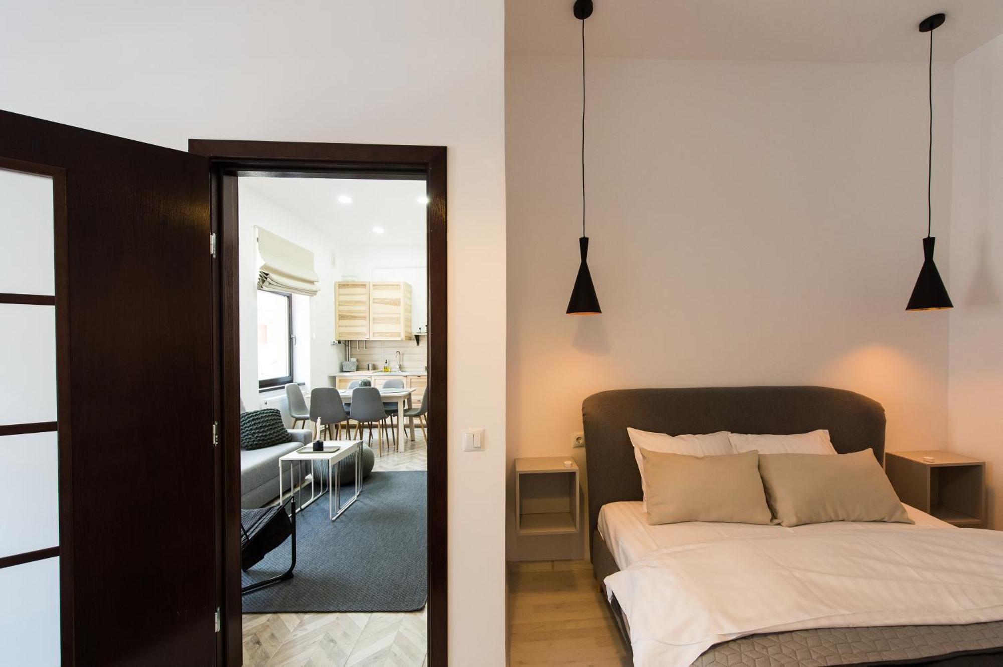 Appartamento Charming Old Town Flat With Mountain View Braşov Esterno foto