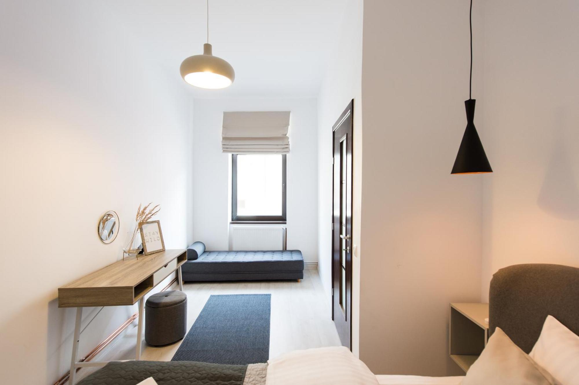 Appartamento Charming Old Town Flat With Mountain View Braşov Esterno foto