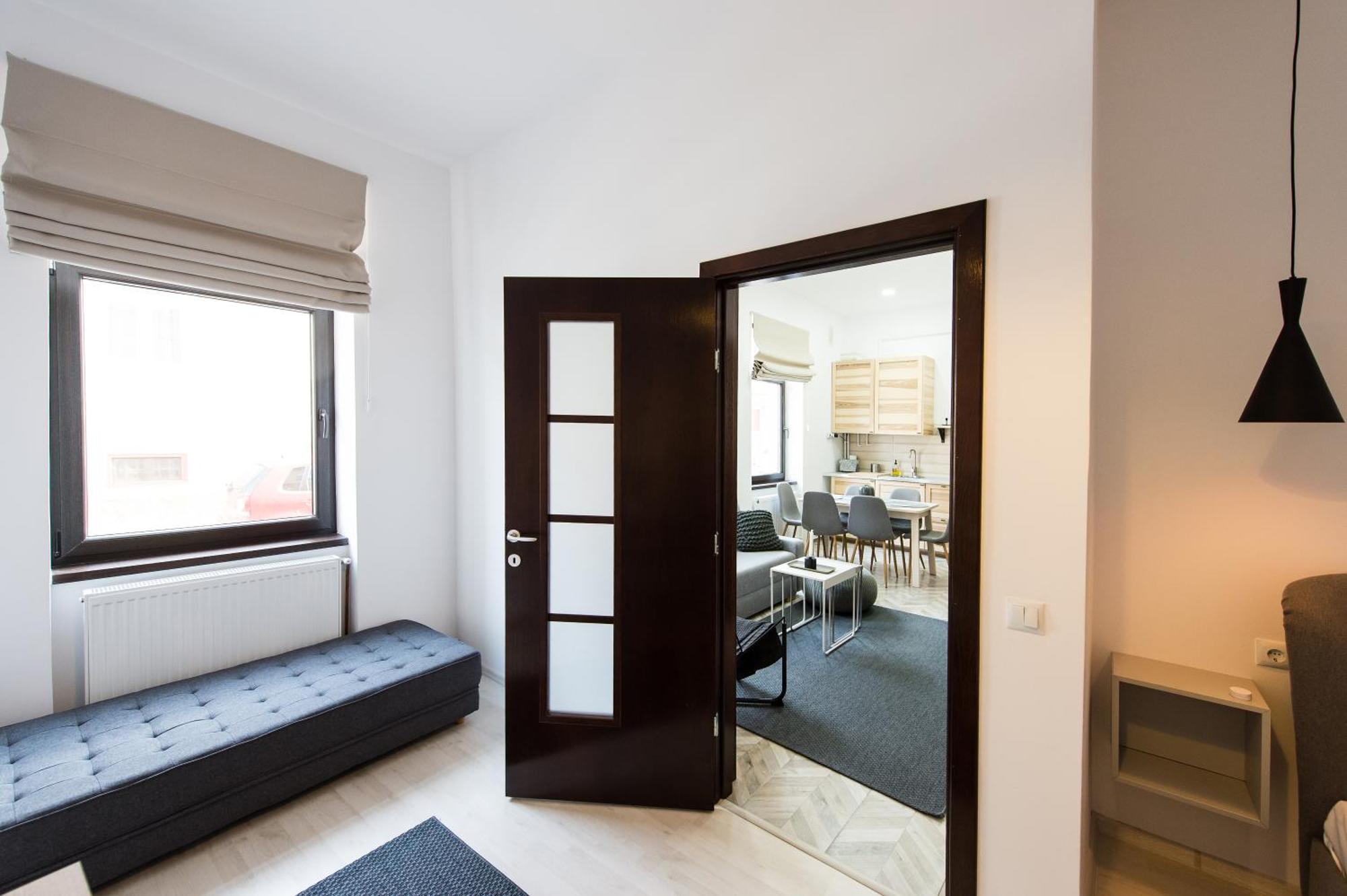 Appartamento Charming Old Town Flat With Mountain View Braşov Esterno foto